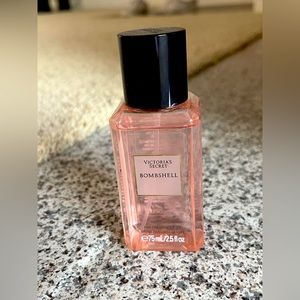 Victoria Secret’s Bombshell Fragrance Mist Perfume in 75ml bottle